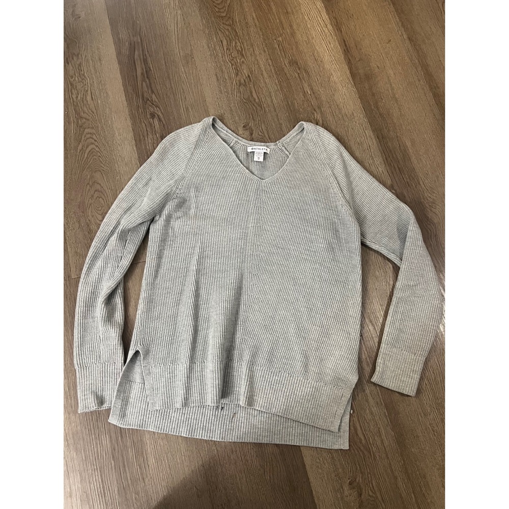 Athleta Womens Gray Ribbed V-Neck Raglan Sleeve Step Hem Sweater XS TP